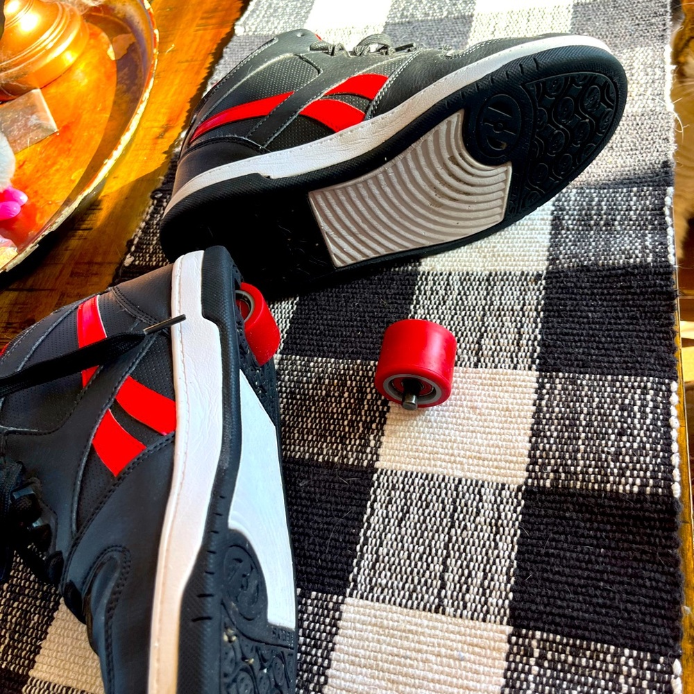 Heelys Reebok kids sz 6 red and black have both wheels. Worn a couple times.